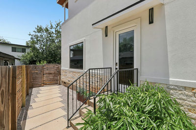1406 Camelot Cir #2 — photo 4
