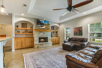 705 Woodland Park Dr — photo 2