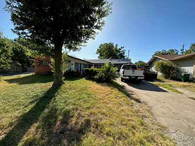 8311 Briarwood Ln — photo 2