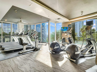360 Nueces St #1301 — photo 4