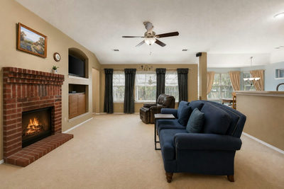 810 Hilltop Dr — photo 2