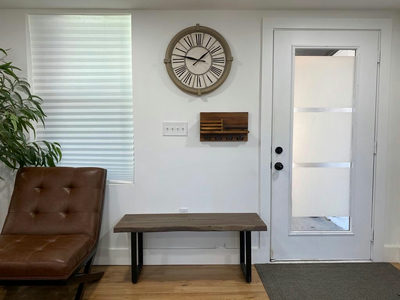1102 Clayton Ln — photo 3