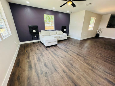 617 Persimmon St — photo 2