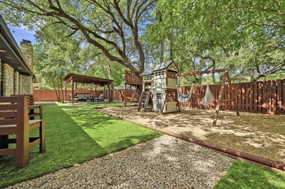 303 Pin Oak Dr — photo 2