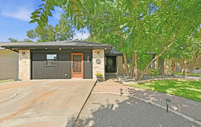 303 Pin Oak Dr — photo 4