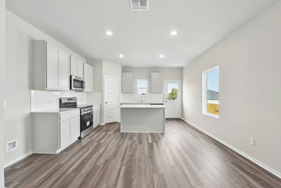 2710 Foss Rd — photo 4