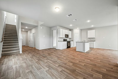 319 Jade St — photo 4