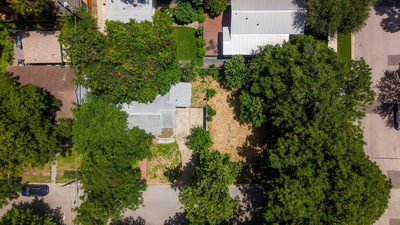 304 W 42nd St — photo 5