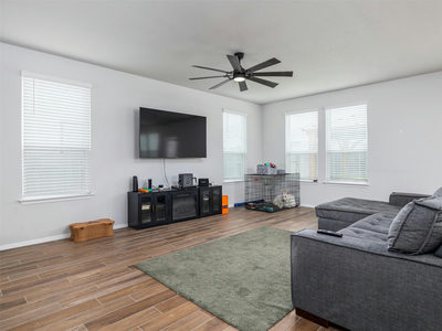 121 Graver St — photo 5
