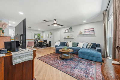 705 Dulwich St — photo 2