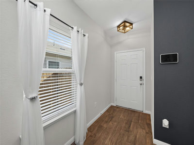 624 Independence Ave — photo 5