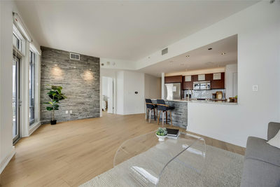 603 Davis St #811 — photo 4