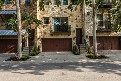 204 Adams St — photo 2