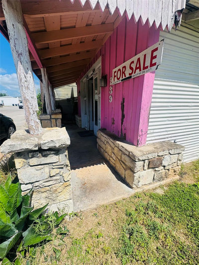 239 E Vaughn St — photo 2