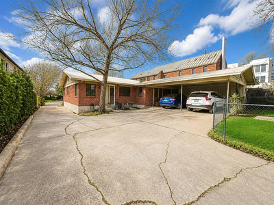 1515 A and B Woodlawn Blvd — photo 3