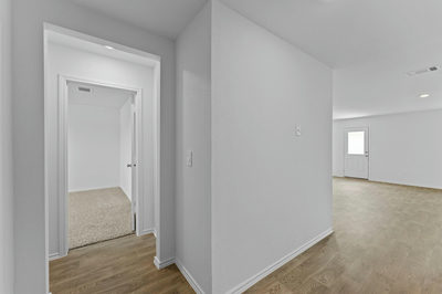 1061 Phantom Hill Blvd — photo 2