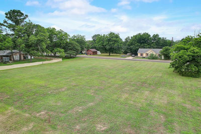 2105 Pecan St — photo 2