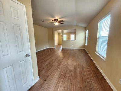107 Lavaca Loop — photo 3
