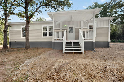 300 Flaming Oak Dr — photo 2