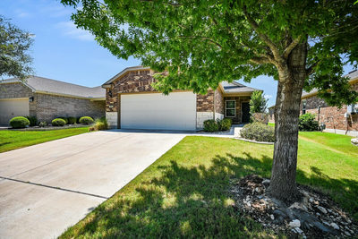 421 Holiday Creek Ln — photo 2