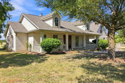 215 Courtnees Way — photo 2