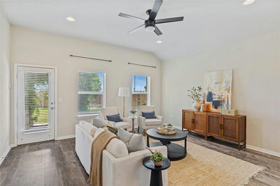152 Marienfeld Ln — photo 4