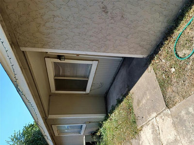 6711 Sandshof Dr — photo 3