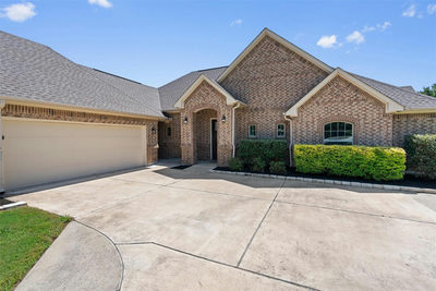 205 Quarry Lake Est — photo 4