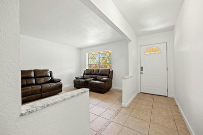 2305 Lathan Ln — photo 4
