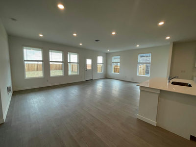 193 Seabreeze St — photo 2
