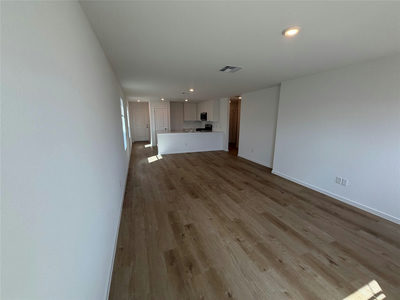 305 Rockies Rd — photo 2