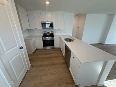 305 Rockies Rd — photo 3