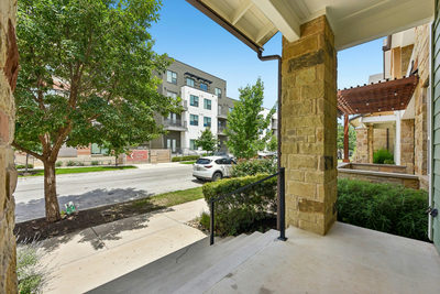 3917 Vaughan St — photo 2