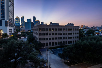 507 Sabine St #404 — photo 4