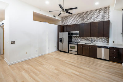 507 Sabine St #404 — photo 3