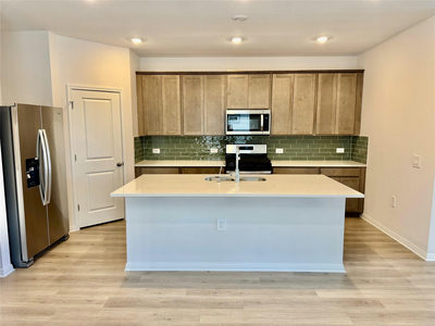 12508 Saint Thomas Dr — photo 2