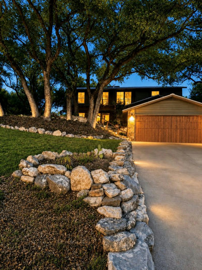 2905 Newton Dr — photo 4