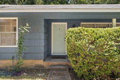 1609 Larkwood Dr — photo 2