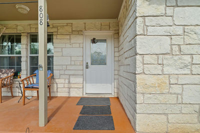 808 Pecan Ln — photo 4