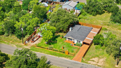 808 Pecan Ln — photo 3