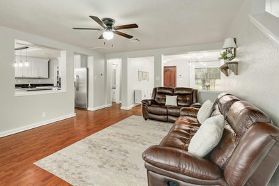335 Mistletoe Ln — photo 4