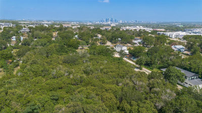 2305 Thrasher Ln — photo 3