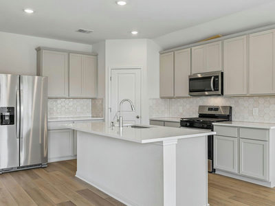 133 Leland Ave — photo 4
