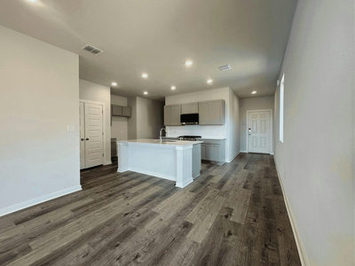 153 Hornet St — photo 4