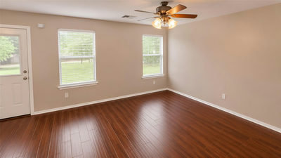121 Wegstrom St — photo 3