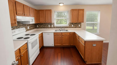 121 Wegstrom St — photo 5