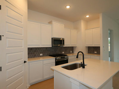 849 Corvallis Dr — photo 3