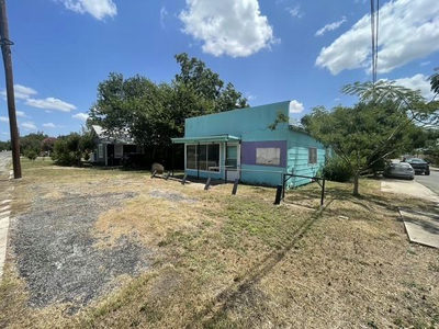 919 W 4th St — photo 3