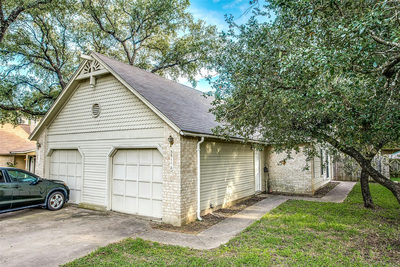 8811 Clearbrook Trl — photo 2