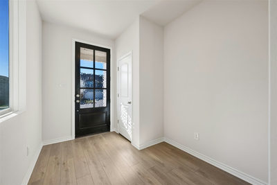 160 Ranier Way — photo 2